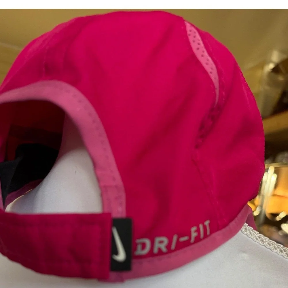 Nike Featherlight Dri-FIT Pink Running Hat Adjustable Womens Training Cap OSFM